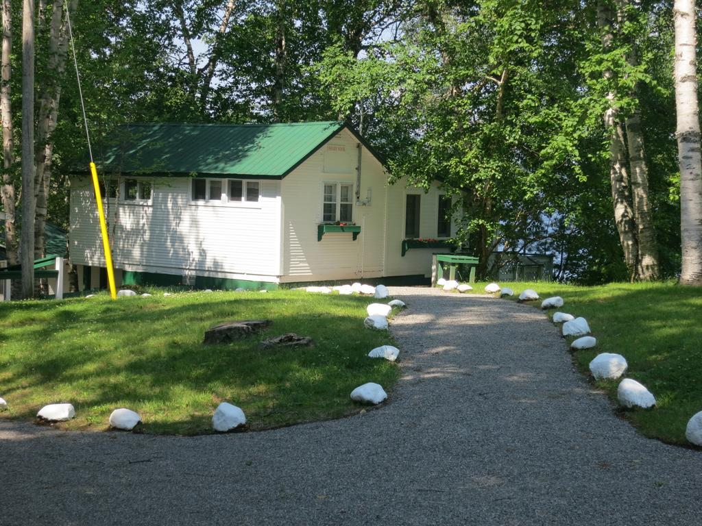 Birch Cliff Lodge On Baptiste Lake Highland Grove Eksteriør billede