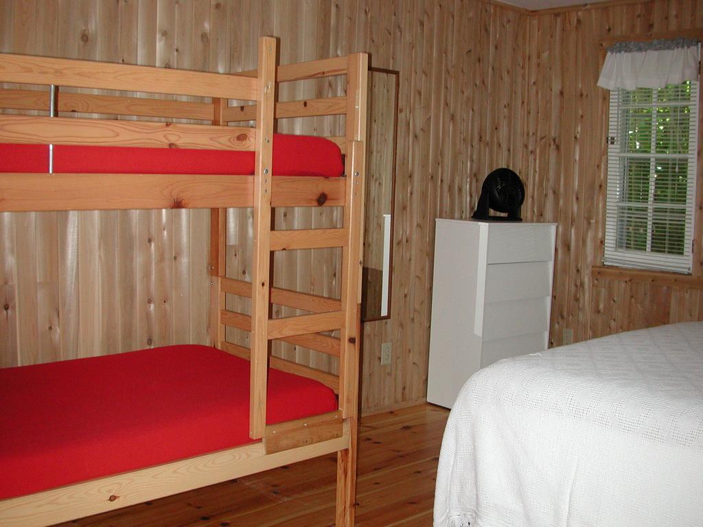 Birch Cliff Lodge On Baptiste Lake Highland Grove Værelse billede