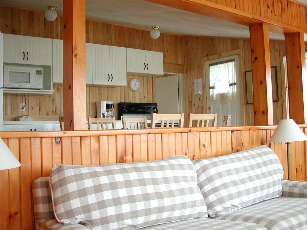 Birch Cliff Lodge On Baptiste Lake Highland Grove Værelse billede