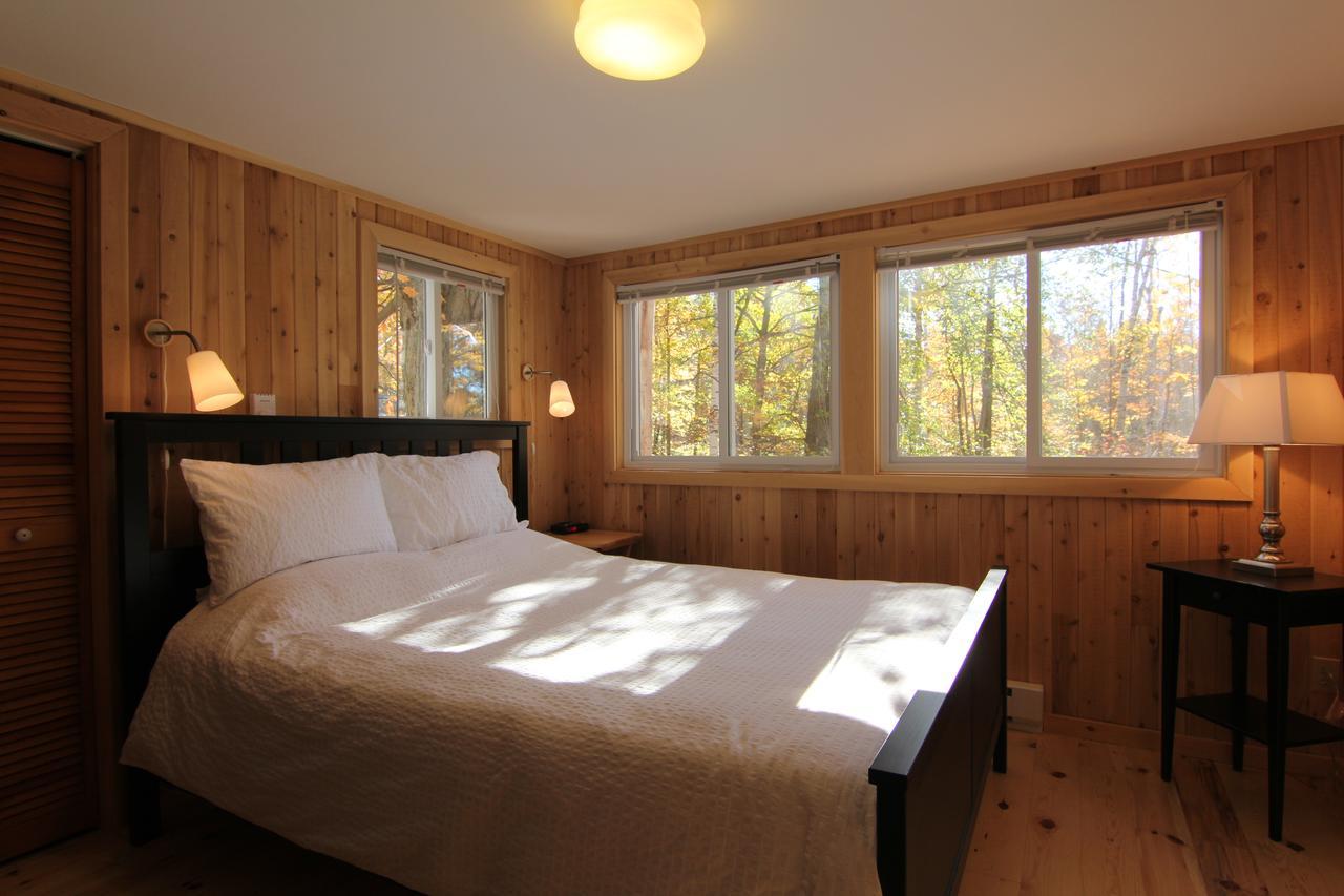 Birch Cliff Lodge On Baptiste Lake Highland Grove Eksteriør billede