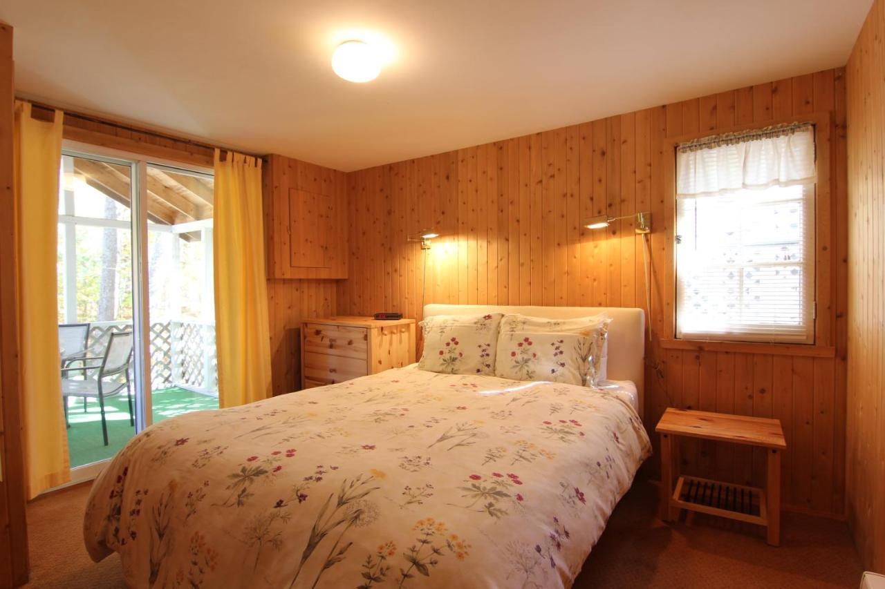 Birch Cliff Lodge On Baptiste Lake Highland Grove Eksteriør billede